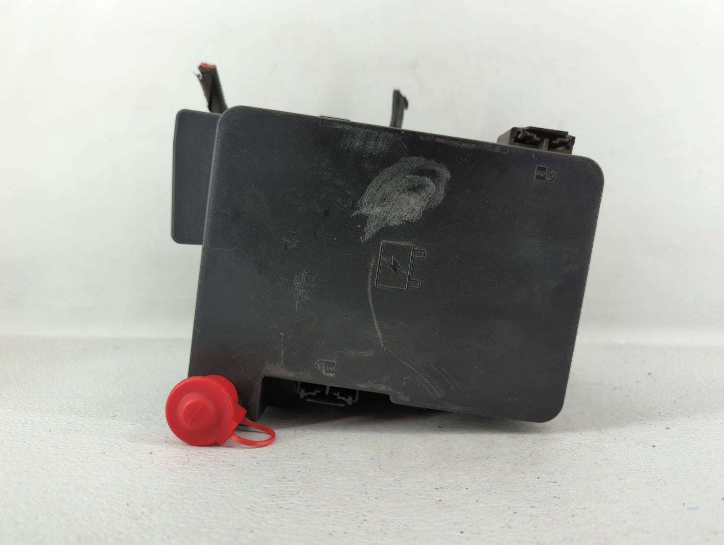 2016-2017 Gmc Terrain Fusebox Fuse Box Panel Relay Module P/N:84080470_01 23325532_01 Fits Fits 2016 2017 OEM Used Auto Part