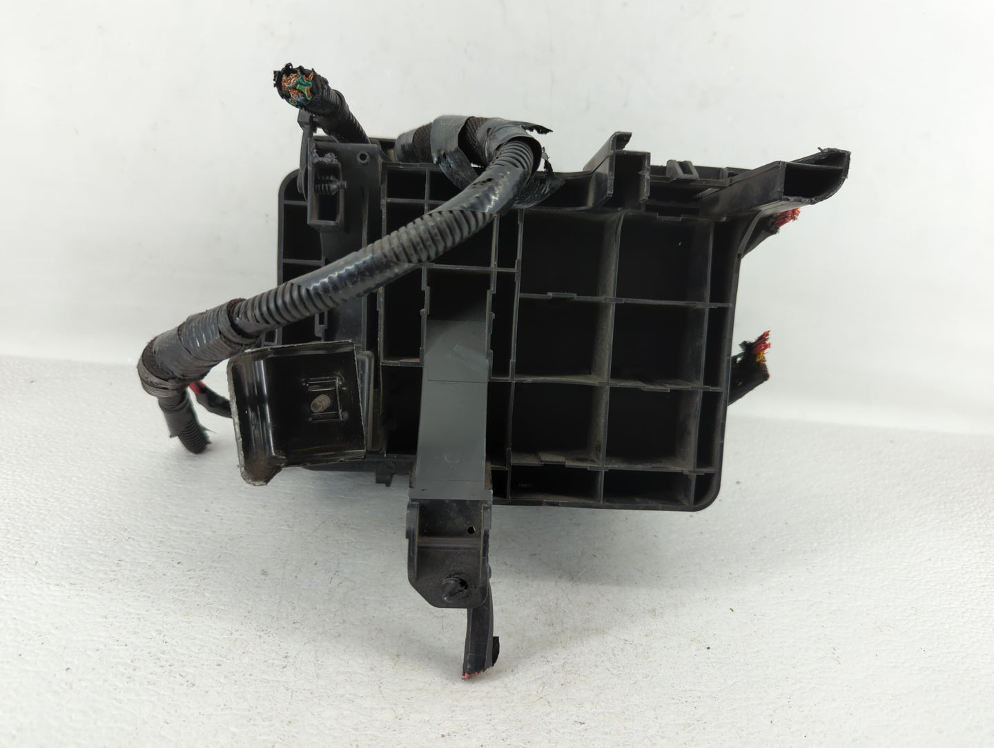 2016-2017 Gmc Terrain Fusebox Fuse Box Panel Relay Module P/N:84080470_01 23325532_01 Fits Fits 2016 2017 OEM Used Auto Part