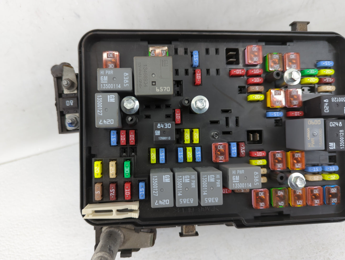 2016-2017 Gmc Terrain Fusebox Fuse Box Panel Relay Module P/N:84080470_01 Fits Fits 2016 2017 OEM Used Auto Parts - Oemuseda