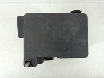 2016-2017 Gmc Terrain Fusebox Fuse Box Panel Relay Module P/N:84080470 Fits Fits 2016 2017 OEM Used Auto Parts - Oemusedauto