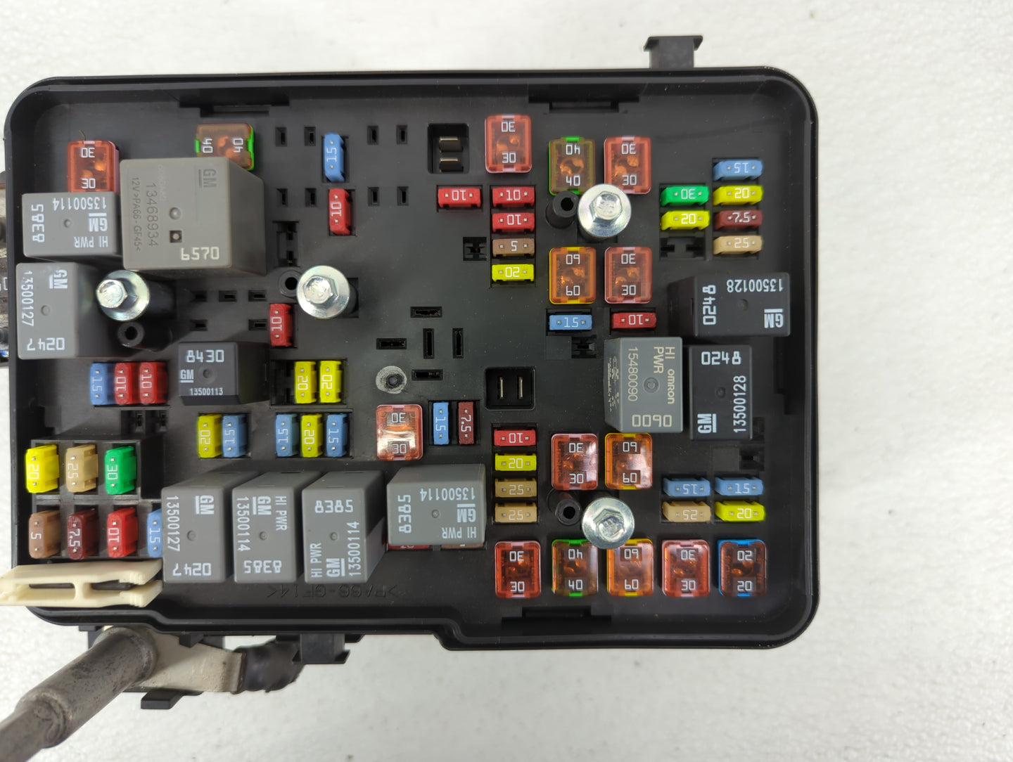 2016-2017 Gmc Terrain Fusebox Fuse Box Panel Relay Module P/N:84080470 Fits Fits 2016 2017 OEM Used Auto Parts - Oemusedauto