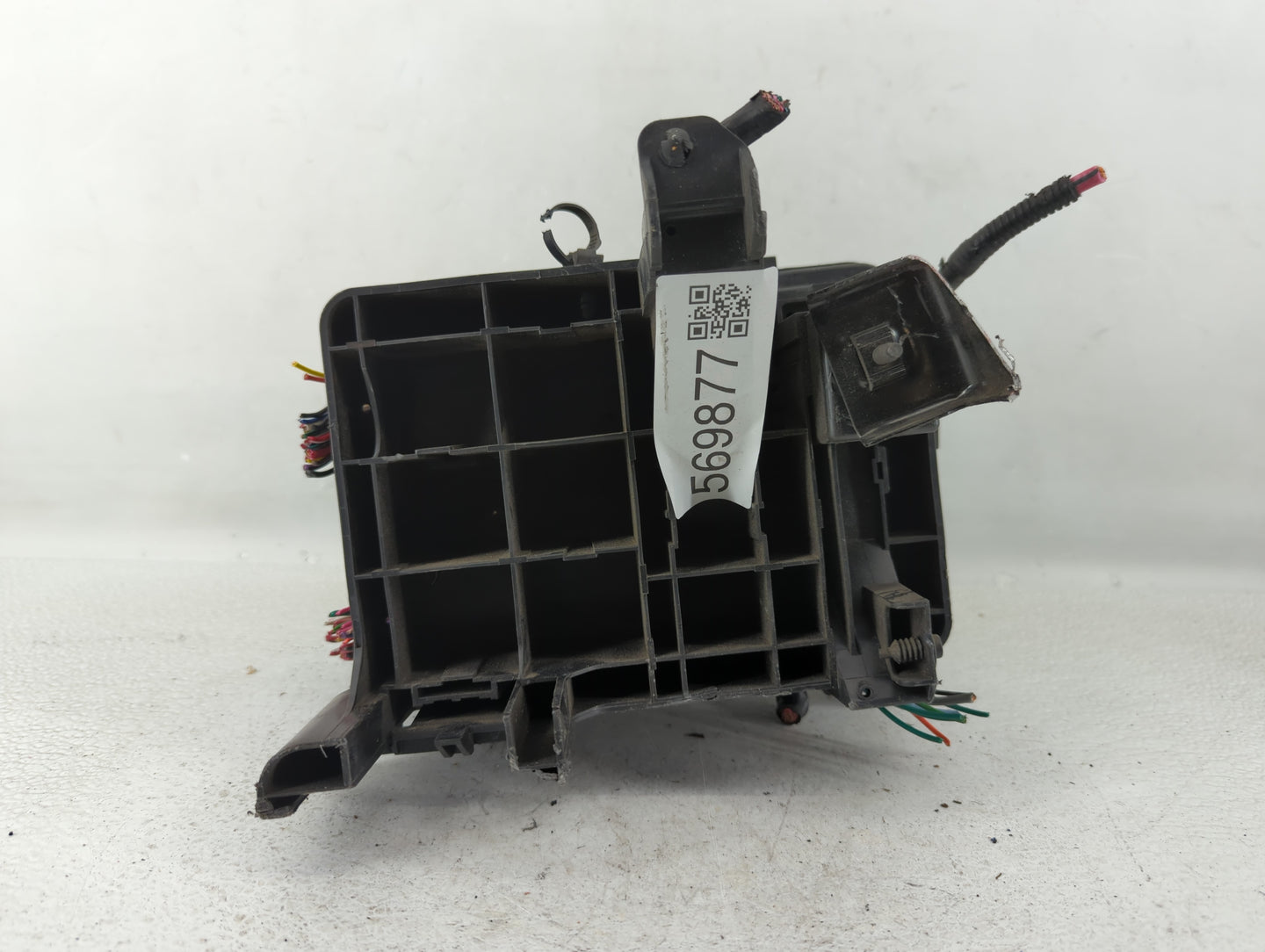 2016-2017 Gmc Terrain Fusebox Fuse Box Panel Relay Module P/N:84080470 Fits Fits 2016 2017 OEM Used Auto Parts - Oemusedauto