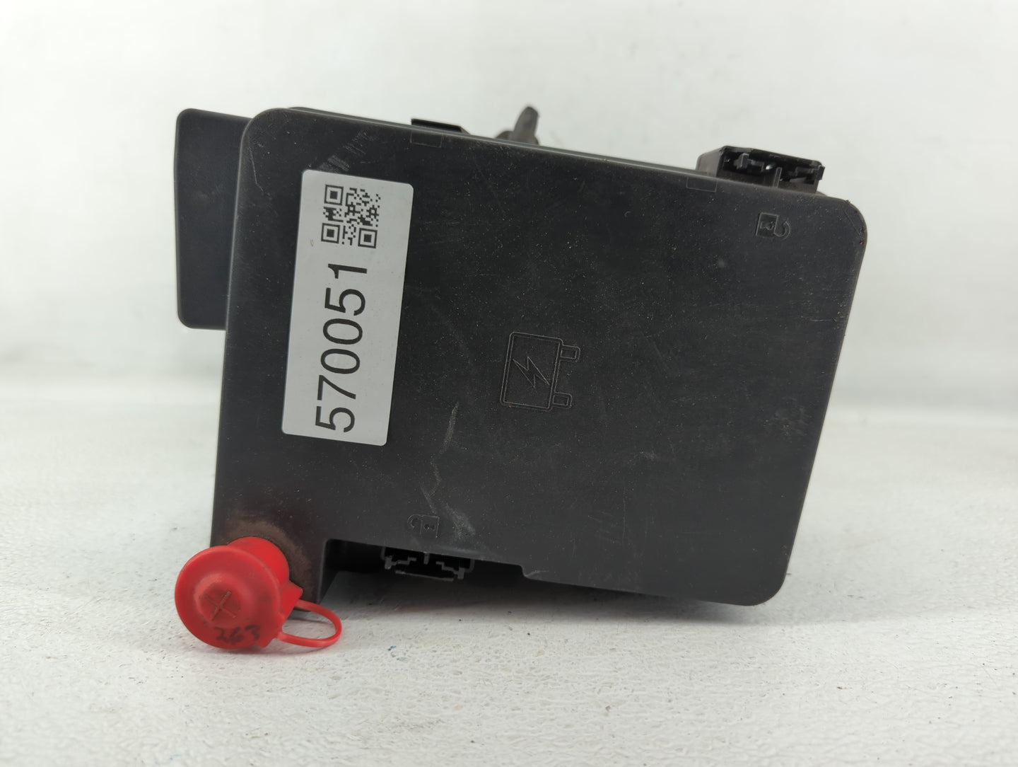 2016-2017 Gmc Terrain Fusebox Fuse Box Panel Relay Module P/N:84080470 Fits Fits 2016 2017 OEM Used Auto Parts - Oemusedauto