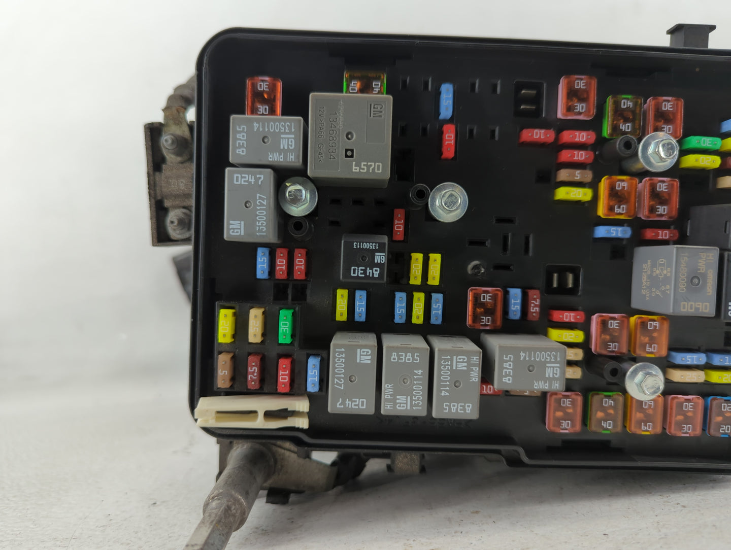 2016-2017 Gmc Terrain Fusebox Fuse Box Panel Relay Module P/N:84080470 Fits Fits 2016 2017 OEM Used Auto Parts - Oemusedauto