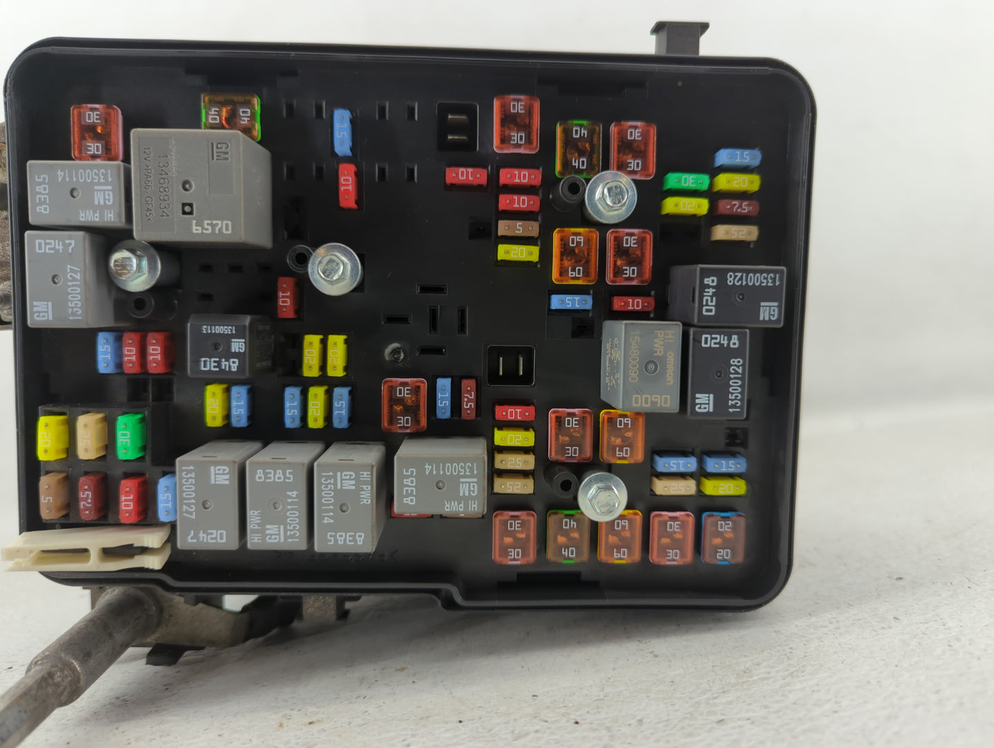 2016-2017 Gmc Terrain Fusebox Fuse Box Panel Relay Module P/N:84080470 Fits Fits 2016 2017 OEM Used Auto Parts - Oemusedauto