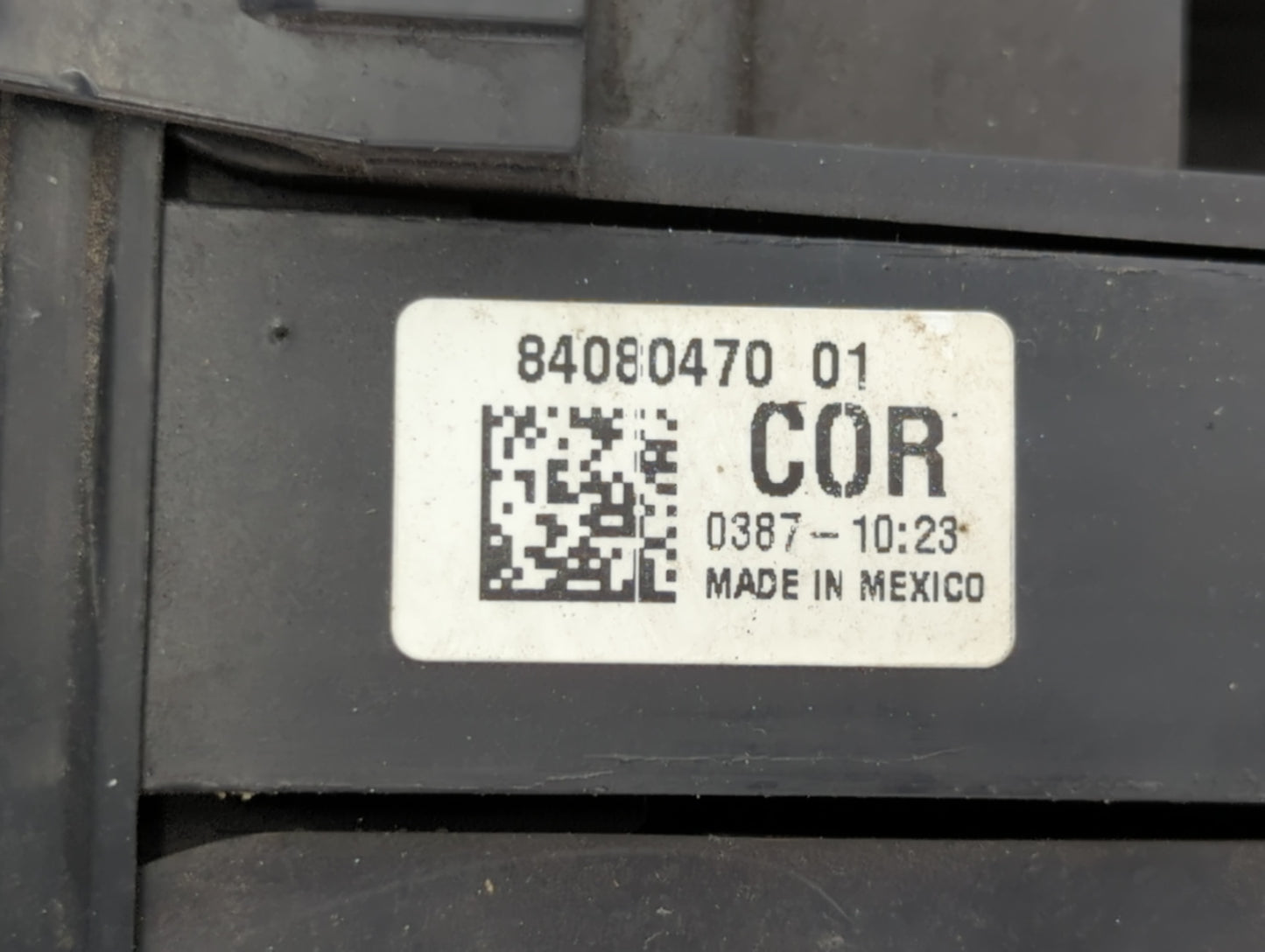 2016-2017 Gmc Terrain Fusebox Fuse Box Panel Relay Module P/N:84080470 Fits Fits 2016 2017 OEM Used Auto Parts - Oemusedauto