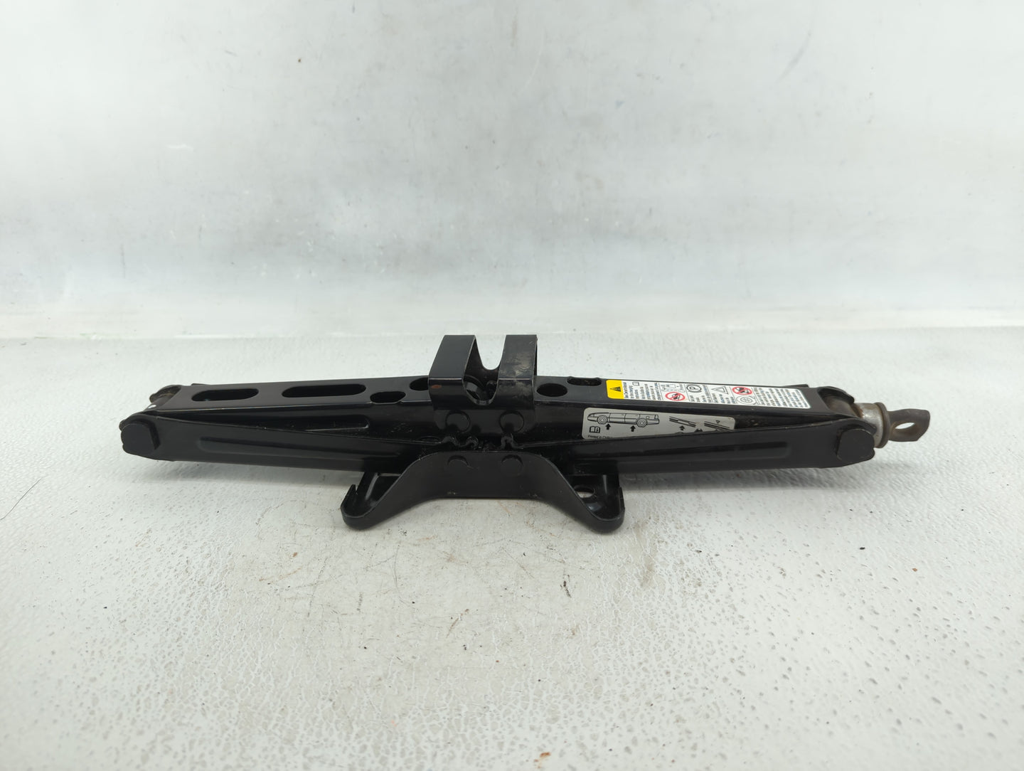 2017 Gmc Terrain Spare Scissor Car Jack - Oemusedautoparts1.com