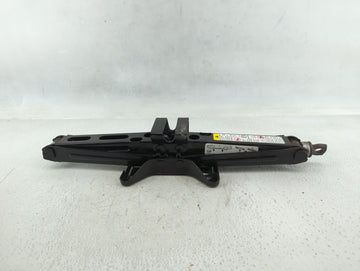 2017 Gmc Terrain Spare Scissor Car Jack - Oemusedautoparts1.com