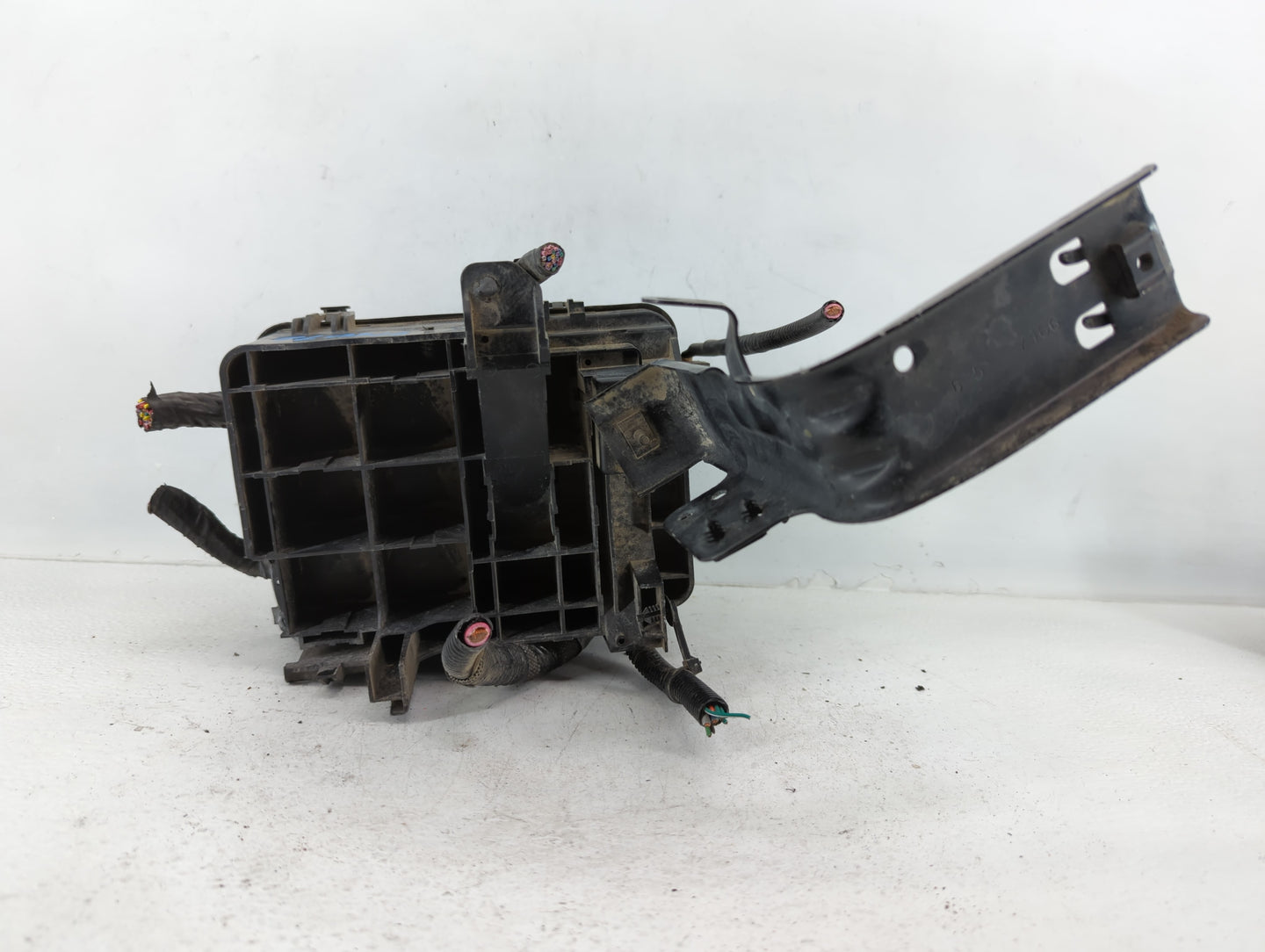 2016-2017 Gmc Terrain Fusebox Fuse Box Panel Relay Module P/N:84080470 01 Fits Fits 2016 2017 OEM Used Auto Parts - Oemuseda