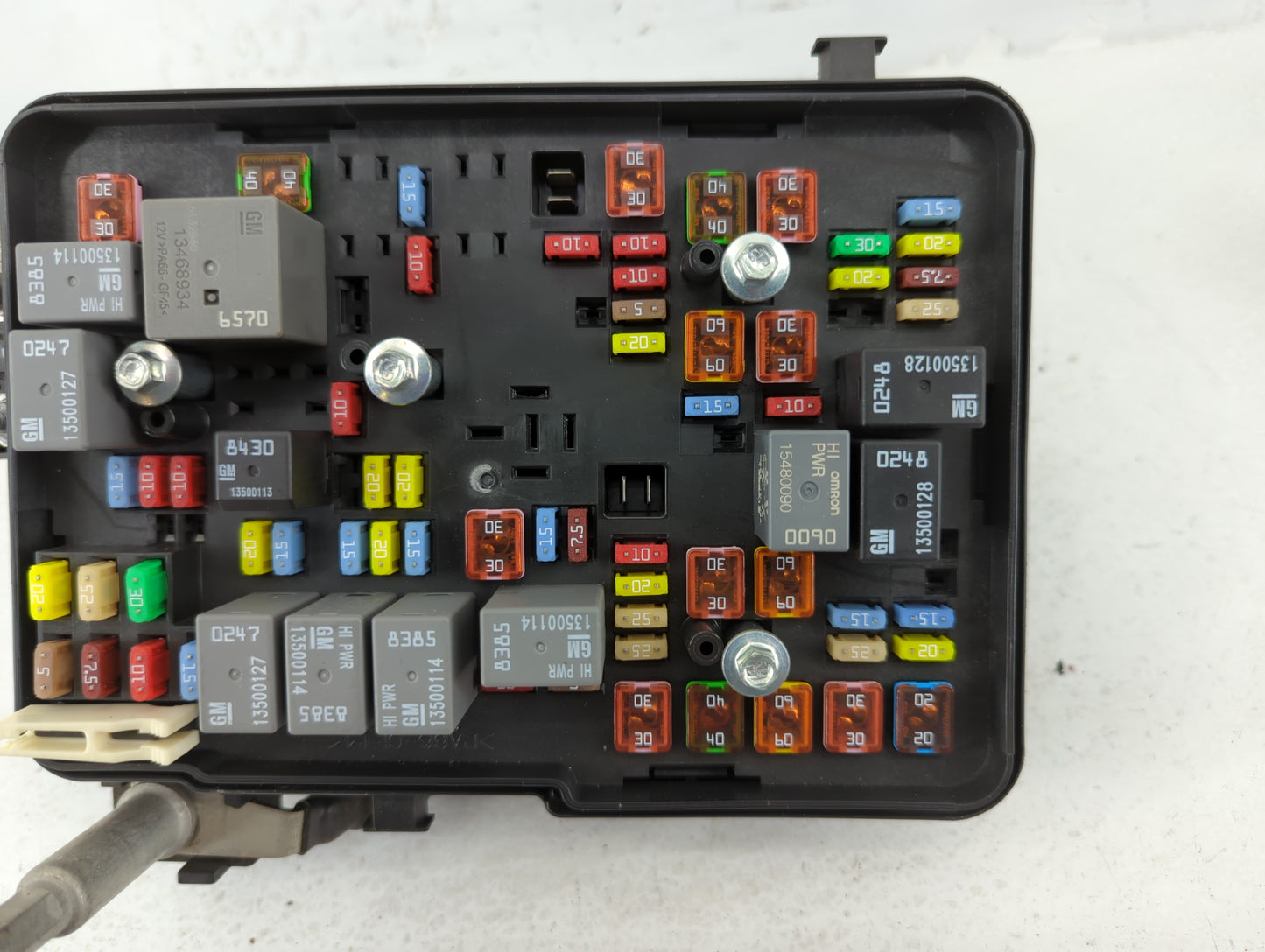 2016-2017 Gmc Terrain Fusebox Fuse Box Panel Relay Module P/N:84080470_01 Fits Fits 2016 2017 OEM Used Auto Parts - Oemuseda