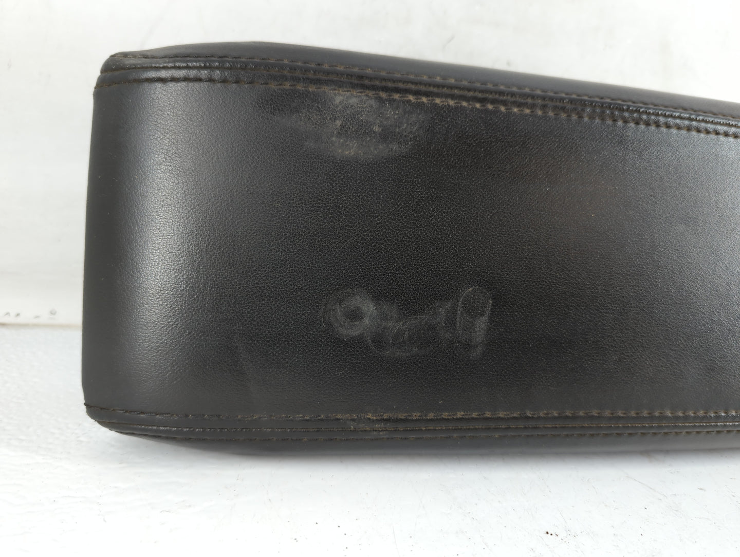 2016-2017 Gmc Terrain Center Floor Console Fits Fits 2016 2017 OEM Used Auto Parts - Oemusedautoparts1.com