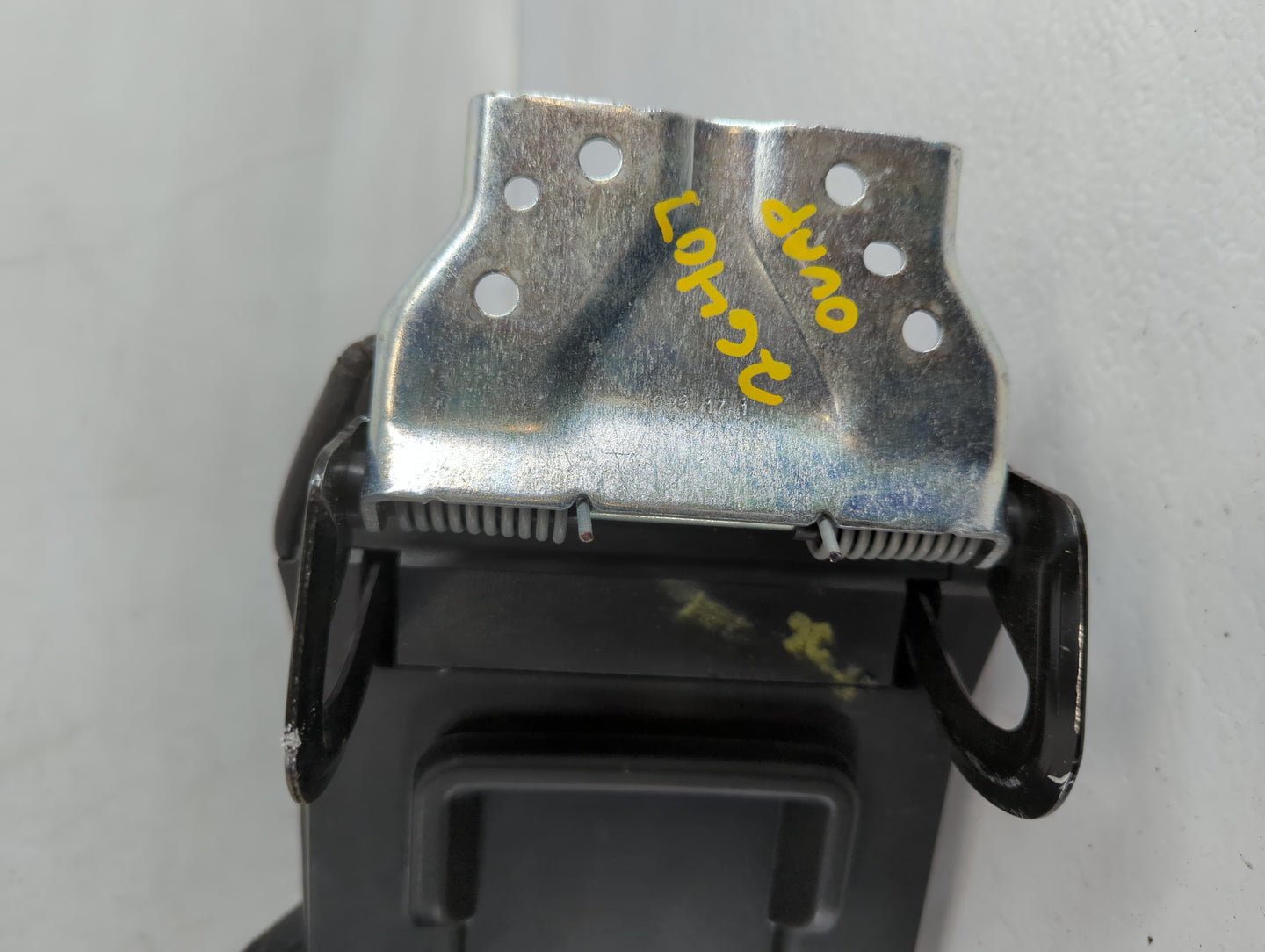 2016-2017 Gmc Terrain Center Floor Console Fits Fits 2016 2017 OEM Used Auto Parts - Oemusedautoparts1.com