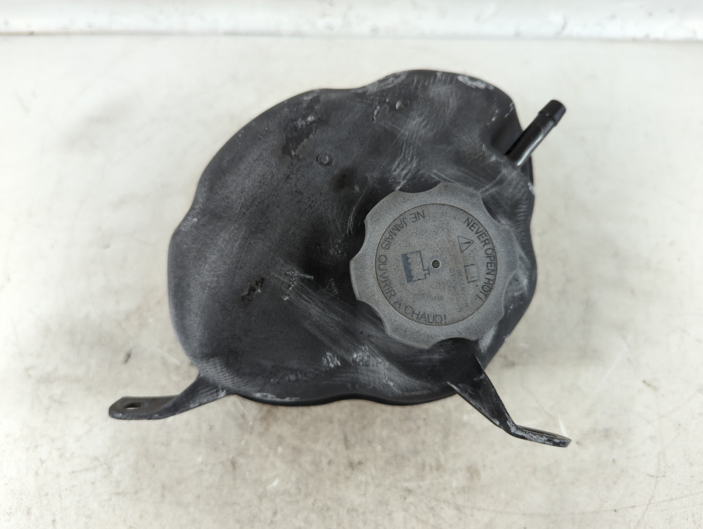 2010-2017 Gmc Terrain Windshield Washer Fluid Reservoir Bottle Oem - Oemusedautoparts1.com