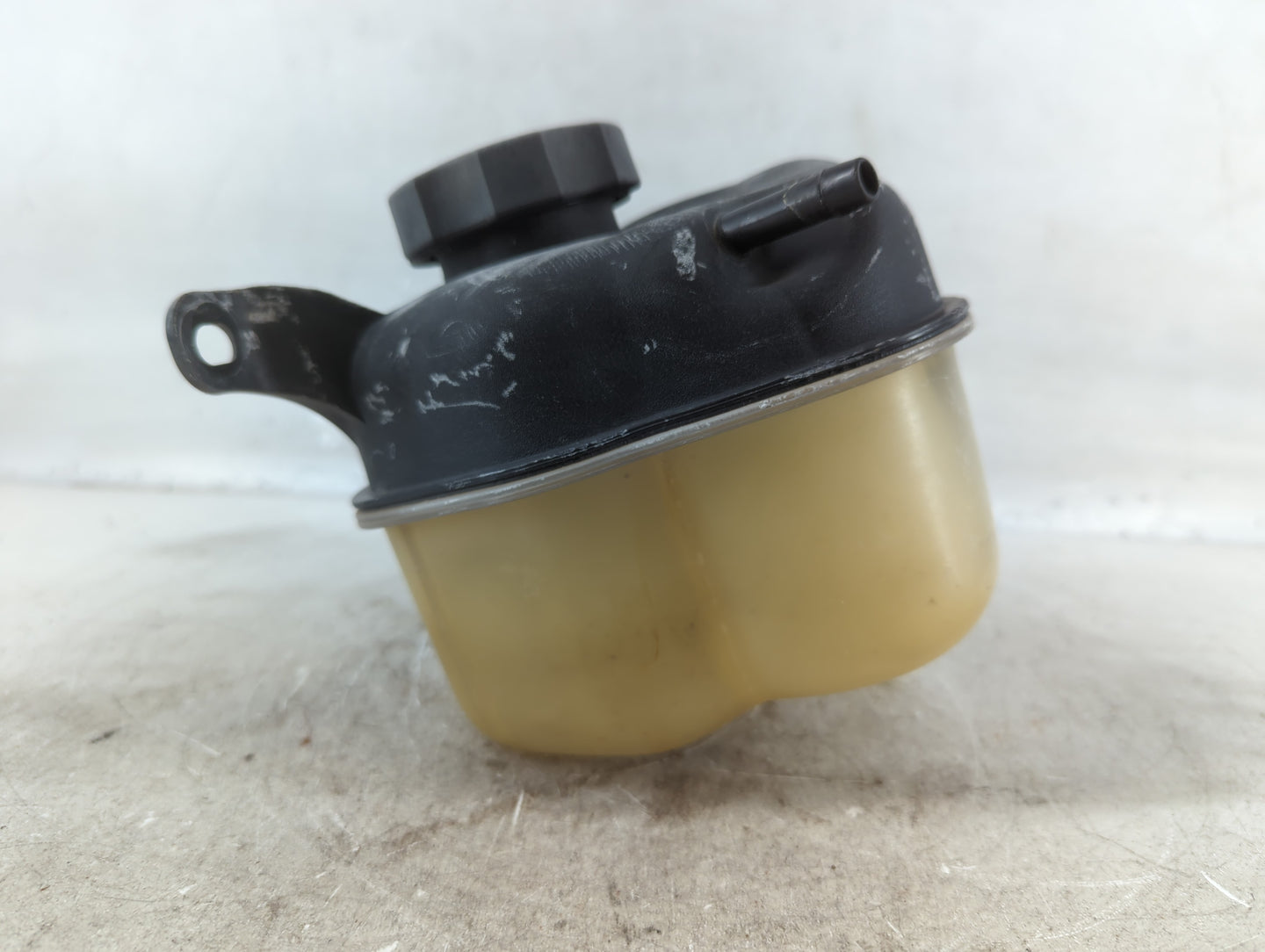 2010-2017 Gmc Terrain Windshield Washer Fluid Reservoir Bottle Oem - Oemusedautoparts1.com