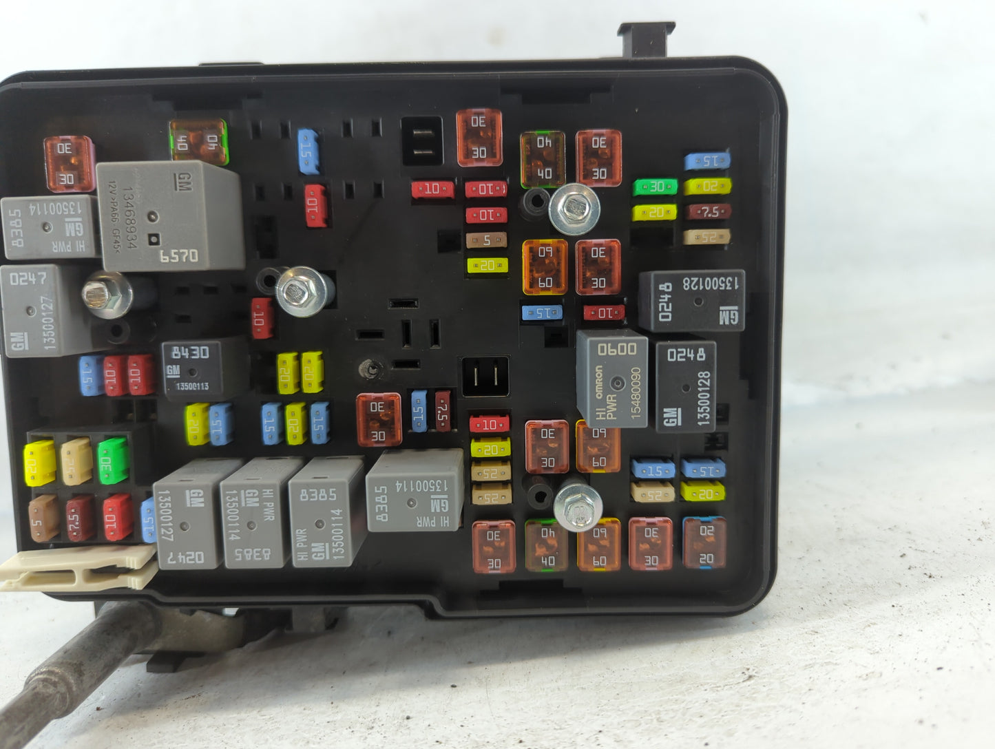 2016-2017 Gmc Terrain Fusebox Fuse Box Panel Relay Module P/N:84080470 01 Fits Fits 2016 2017 OEM Used Auto Parts - Oemuseda