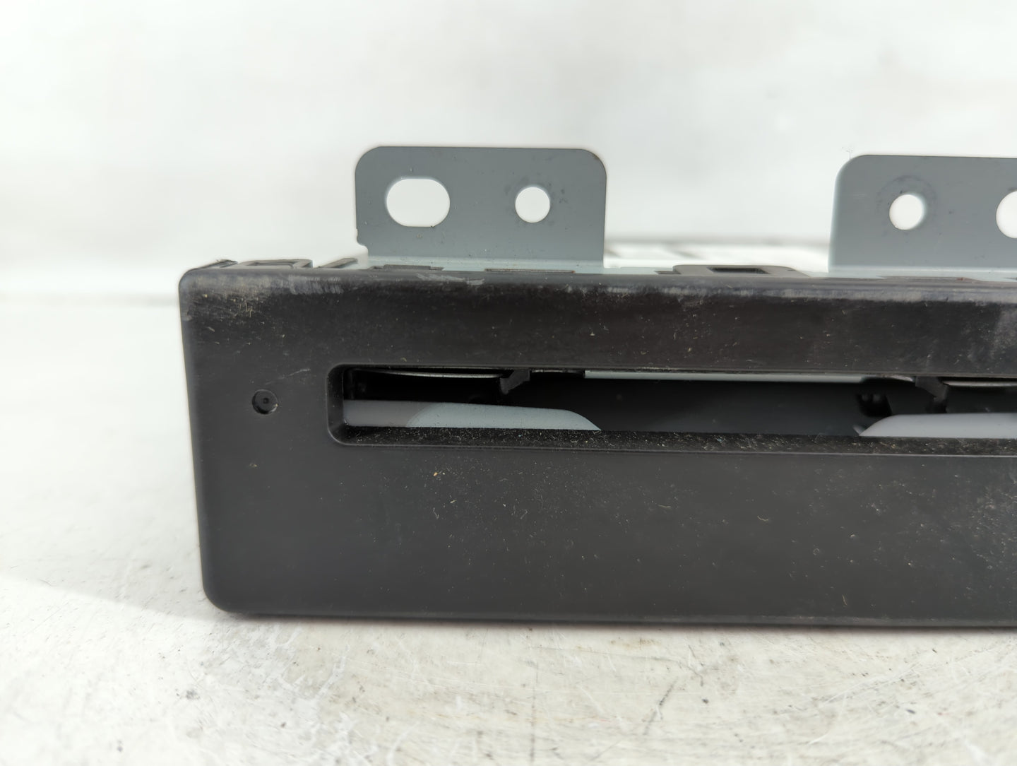 2017-2020 Gmc Yukon Radio AM FM Cd Player Receiver Replacement P/N:84016434 84235089 Fits Fits 2017 2018 2019 2020 OEM Used 
