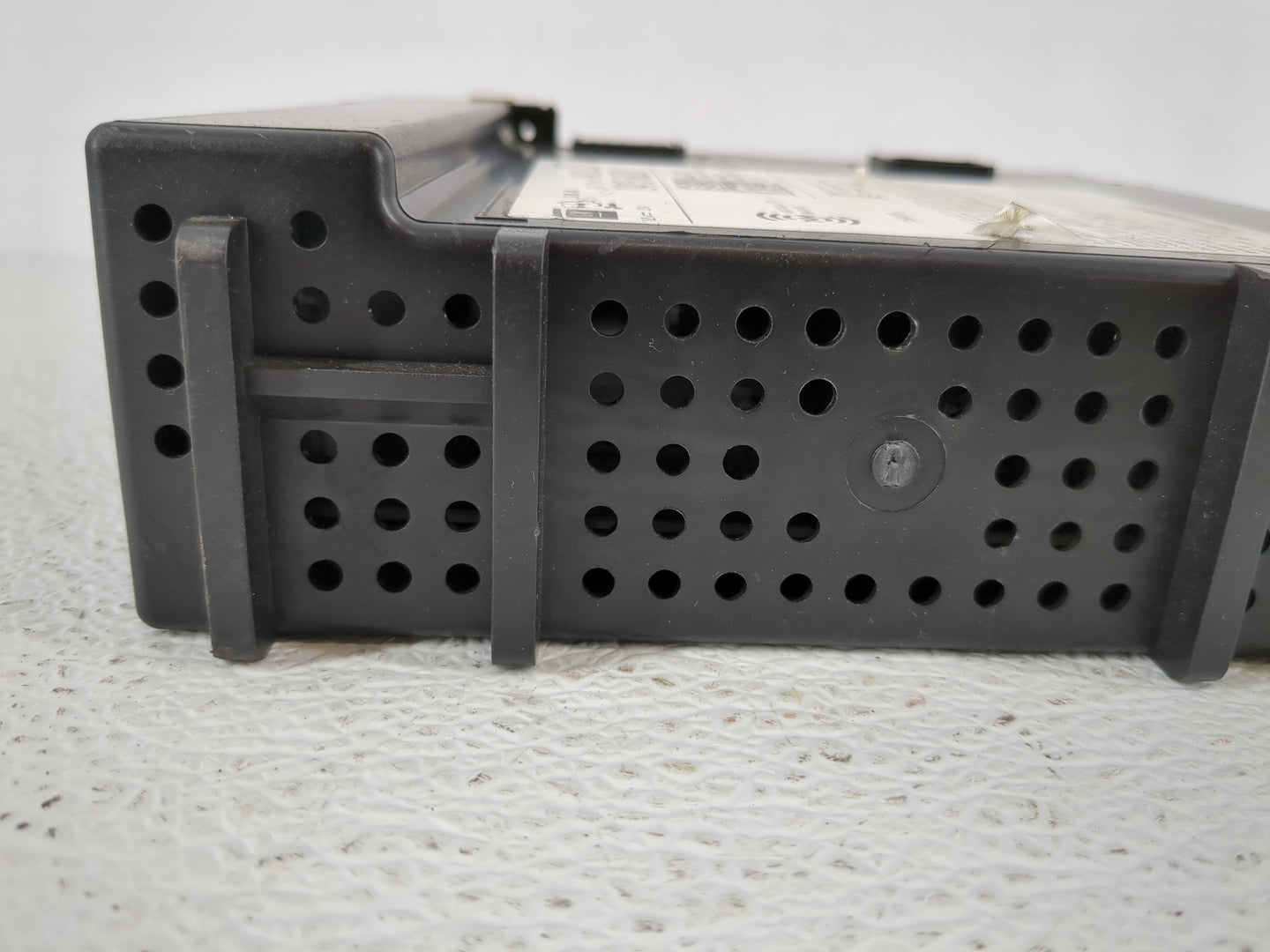 2017 Gmc Yukon Radio AM FM Cd Player Receiver Replacement P/N:84222871 Fits Fits 2018 OEM Used Auto Parts - Oemusedautoparts