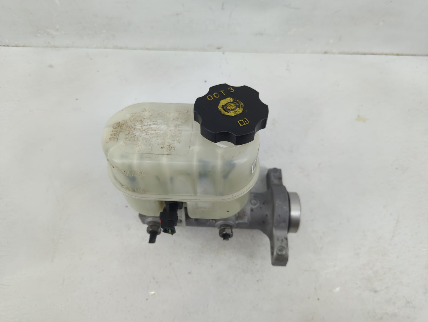 2015-2020 Gmc Yukon Brake Master Cylinder - Oemusedautoparts1.com
