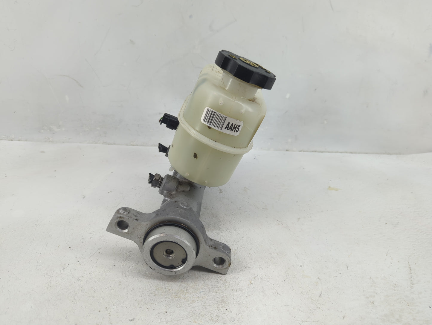 2015-2020 Gmc Yukon Brake Master Cylinder - Oemusedautoparts1.com