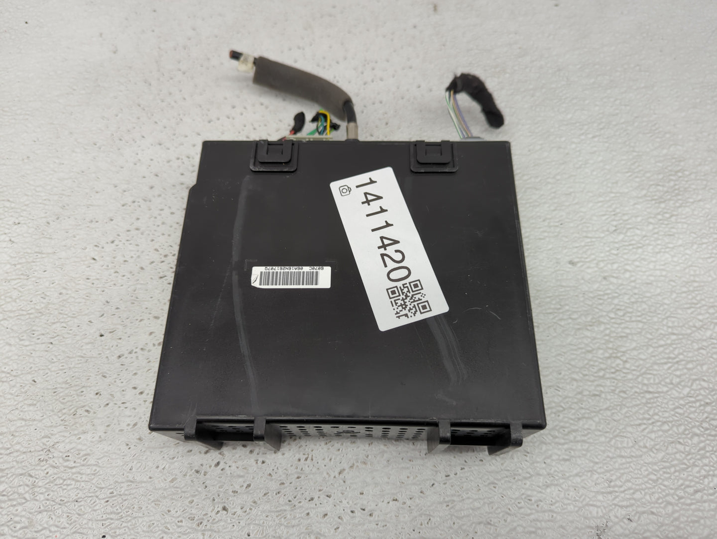 2017-2018 Gmc Yukon Radio AM FM Cd Player Receiver Replacement P/N:84102336 TE90N34W, FT0040A Fits Fits 2017 2018 2019 OEM U