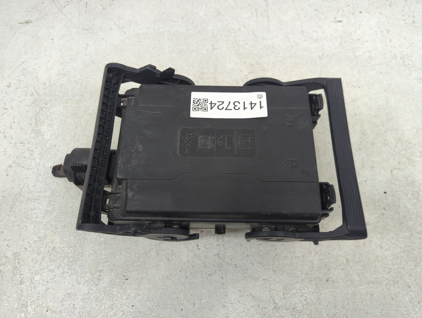 2015-2020 Gmc Yukon Fusebox Fuse Box Panel Relay Module P/N:23227061 Fits Fits 2015 2016 2017 2018 2019 2020 OEM Used Auto P