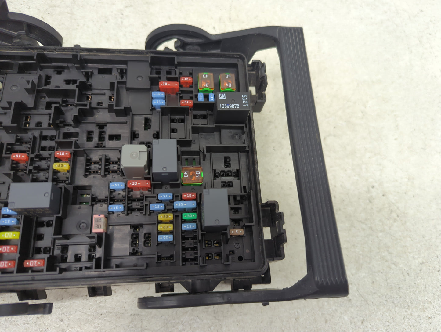2015-2020 Gmc Yukon Fusebox Fuse Box Panel Relay Module P/N:23227061 Fits Fits 2015 2016 2017 2018 2019 2020 OEM Used Auto P