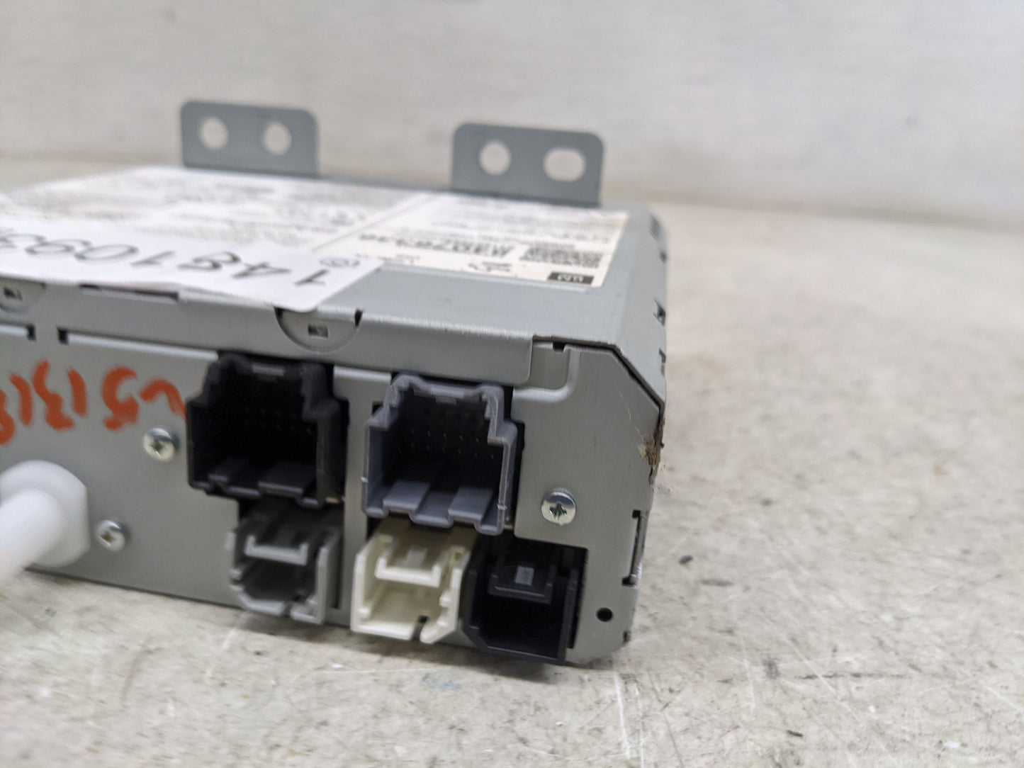 2017 Gmc Yukon Audio Cd Disc Player - Oemusedautoparts1.com
