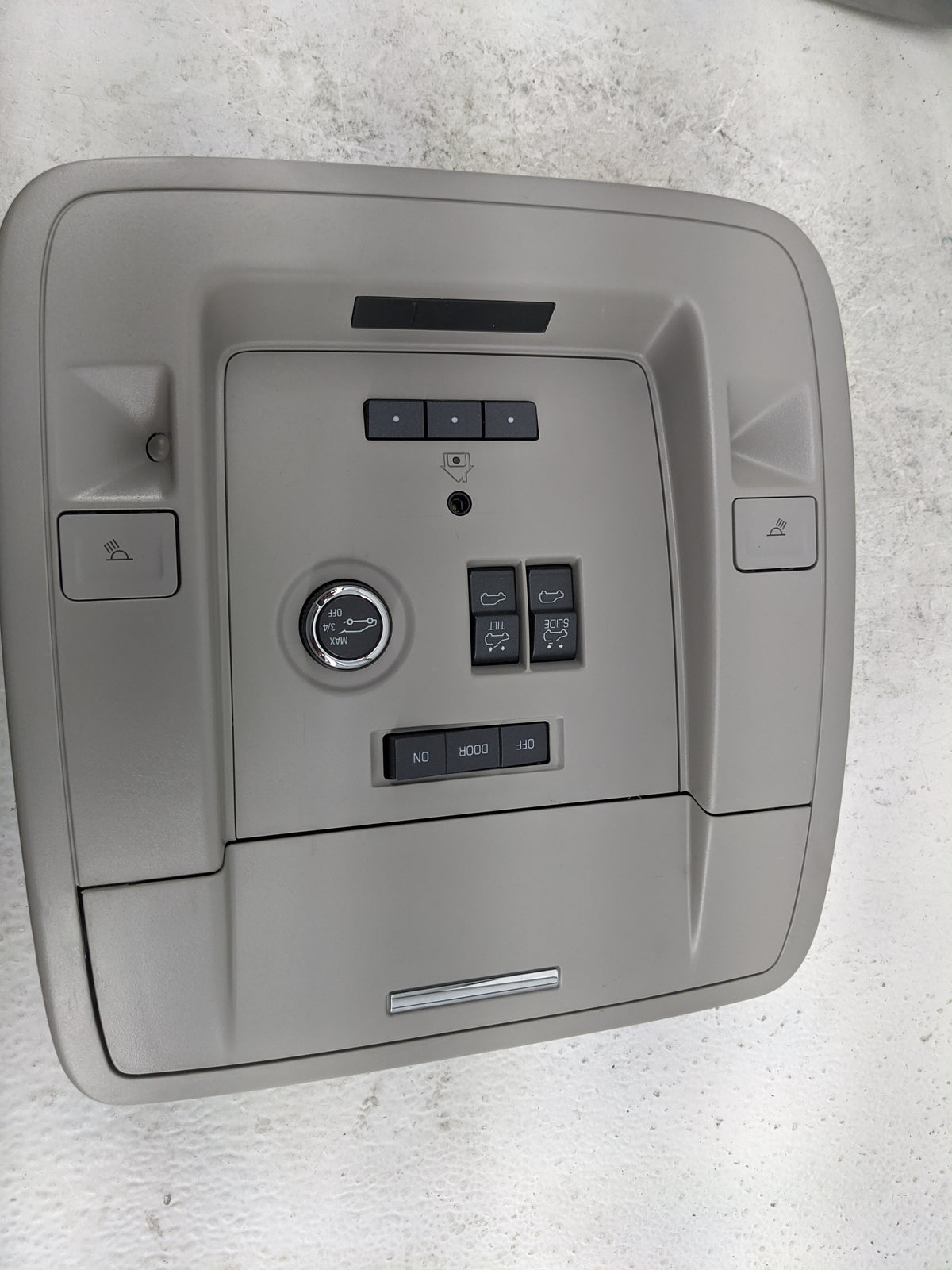 2015-2020 Gmc Yukon Overhead Console W/rear Climate Control Gray 1483372 - Oemusedautoparts1.com