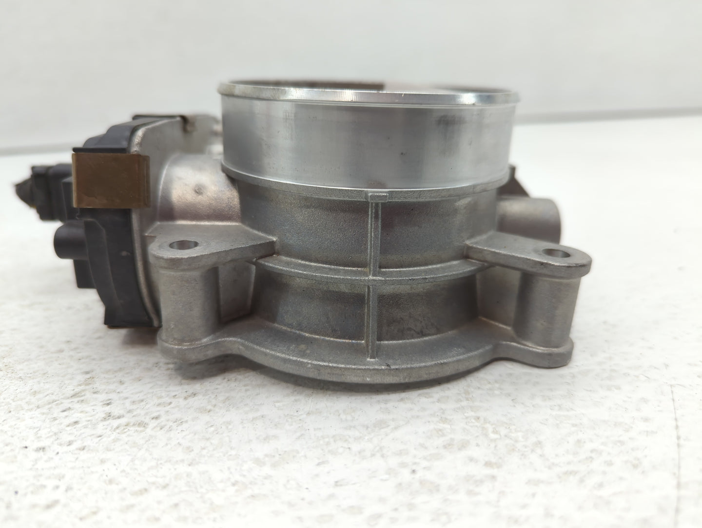 2015-2022 Gmc Yukon Throttle Body P/N:12617792 Fits Fits 2014 2015 2016 2017 2018 2019 2020 2021 2022 OEM Used Auto Parts - 