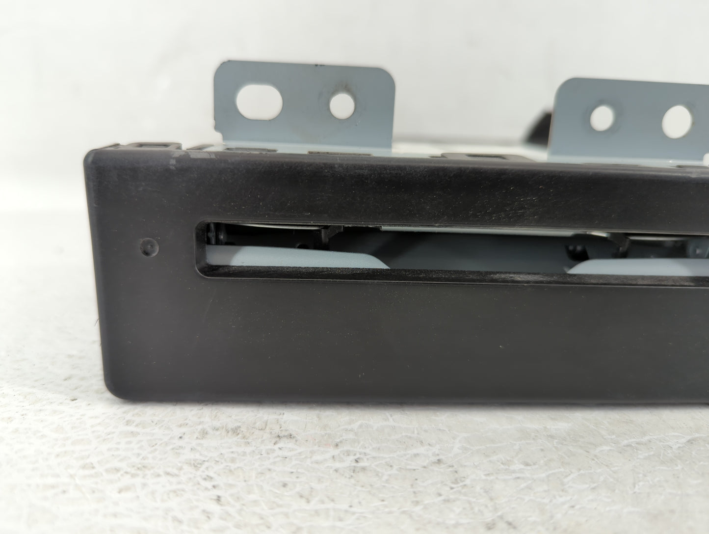 2015-2016 Gmc Yukon Radio AM FM Cd Player Receiver Replacement P/N:84016434 Fits Fits 2015 2016 2017 2018 2019 2020 OEM Used