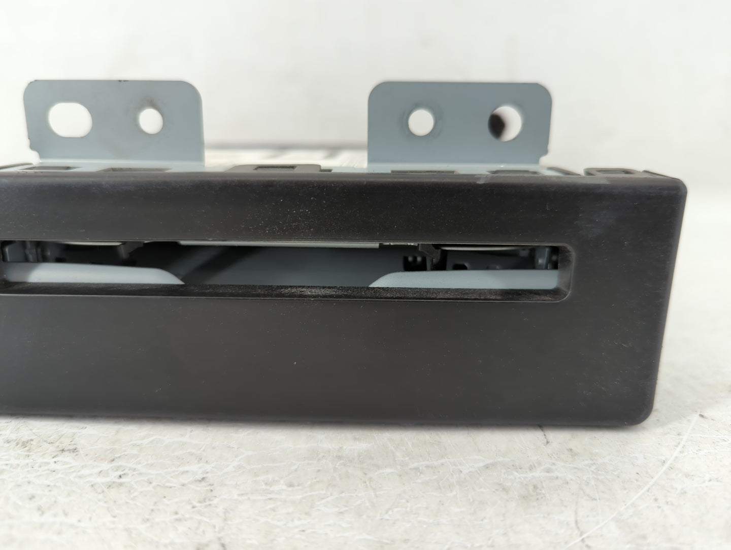 2015-2016 Gmc Yukon Radio AM FM Cd Player Receiver Replacement P/N:84016434 Fits Fits 2015 2016 2017 2018 2019 2020 OEM Used