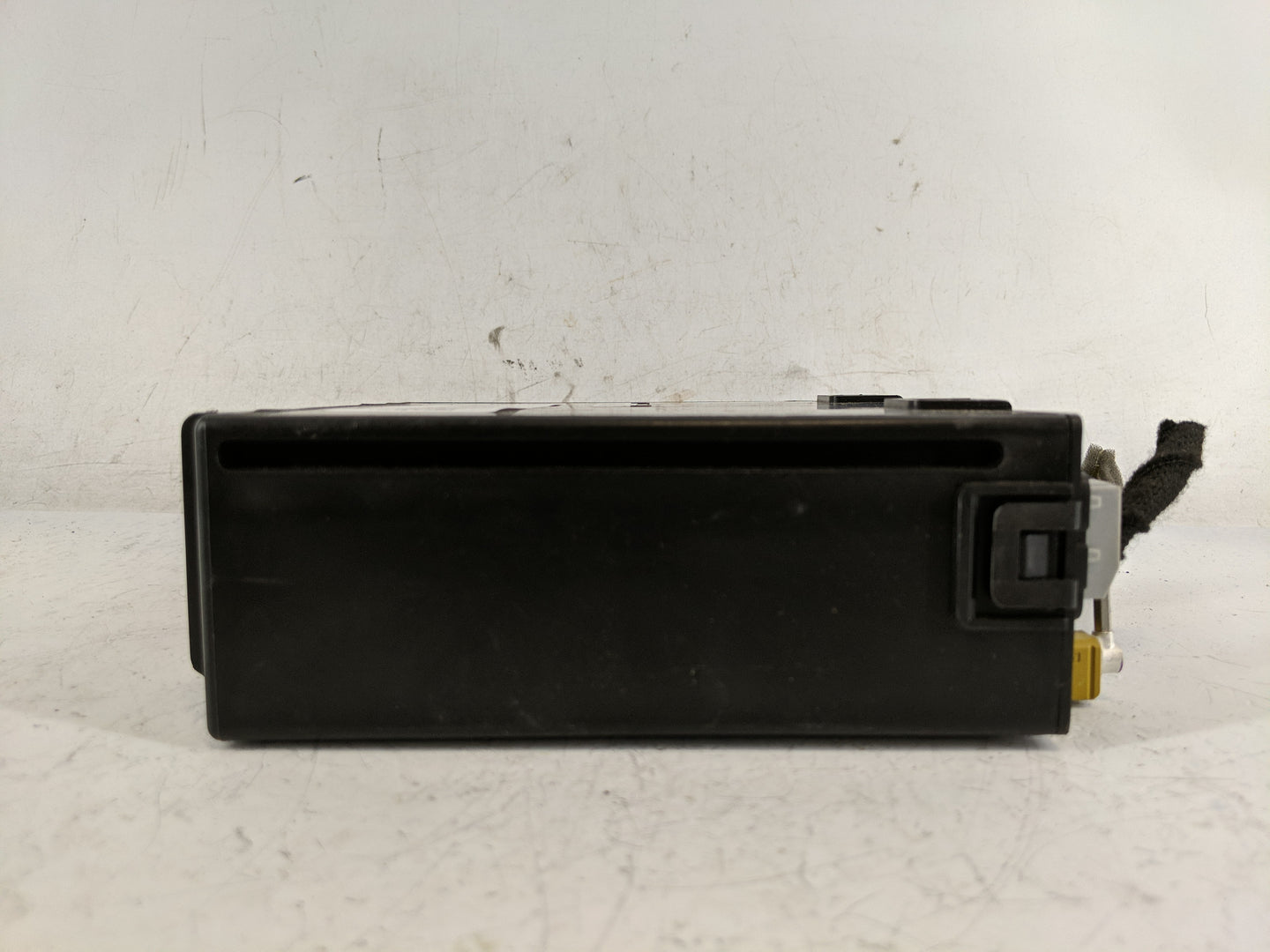 2017 Gmc Yukon Xl Radio AM FM Cd Player Receiver Replacement P/N:84222871 Fits Fits 2016 2018 2019 2020 OEM Used Auto Parts 