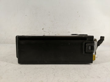 2017 Gmc Yukon Xl Radio AM FM Cd Player Receiver Replacement P/N:84222871 Fits Fits 2016 2018 2019 2020 OEM Used Auto Parts 