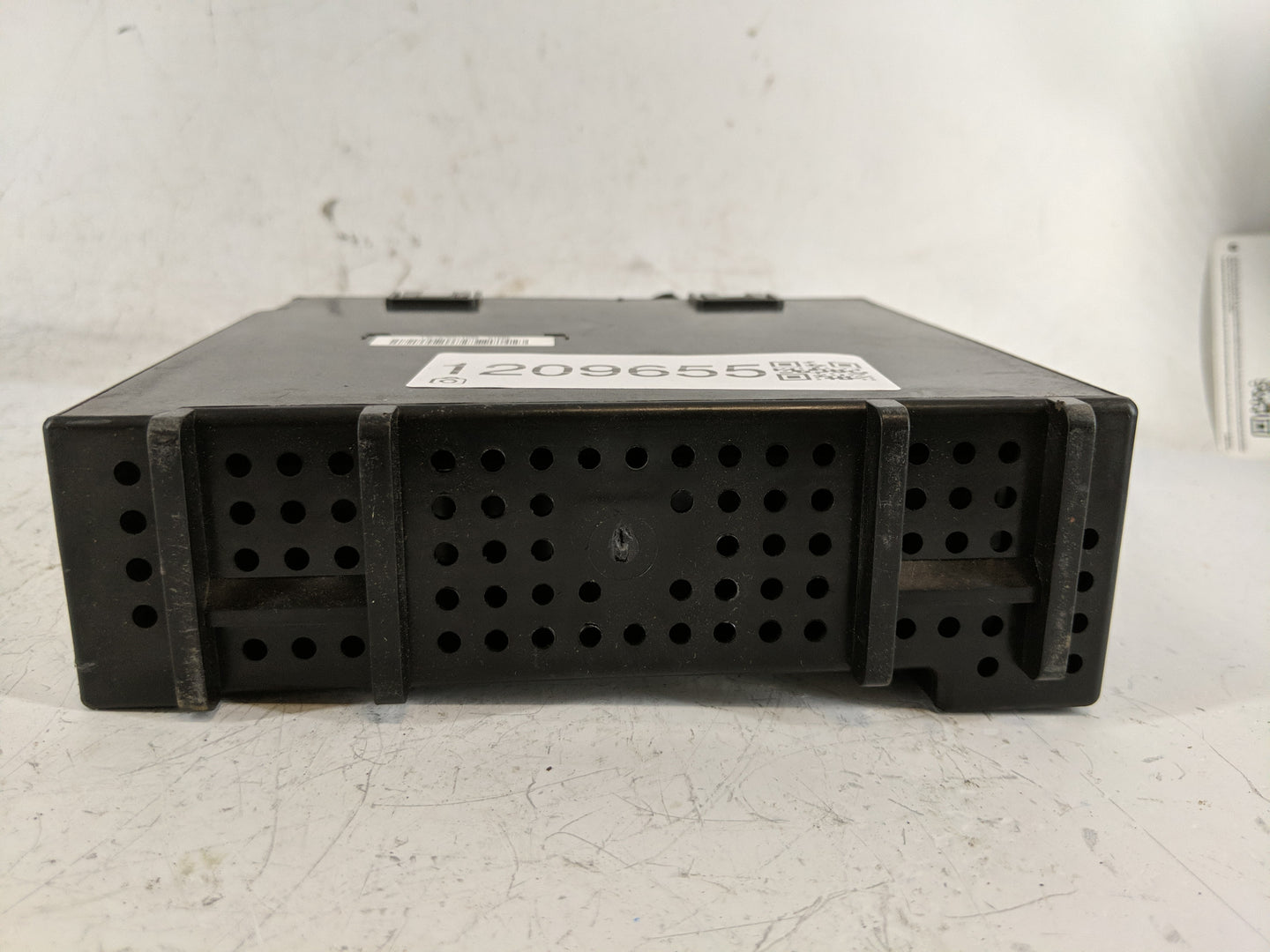 2017 Gmc Yukon Xl Radio AM FM Cd Player Receiver Replacement P/N:84222871 Fits Fits 2016 2018 2019 2020 OEM Used Auto Parts 