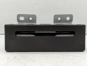 Gmc Yukon Xl Am Fm Cd Player Radio Receiver - Oemusedautoparts1.com