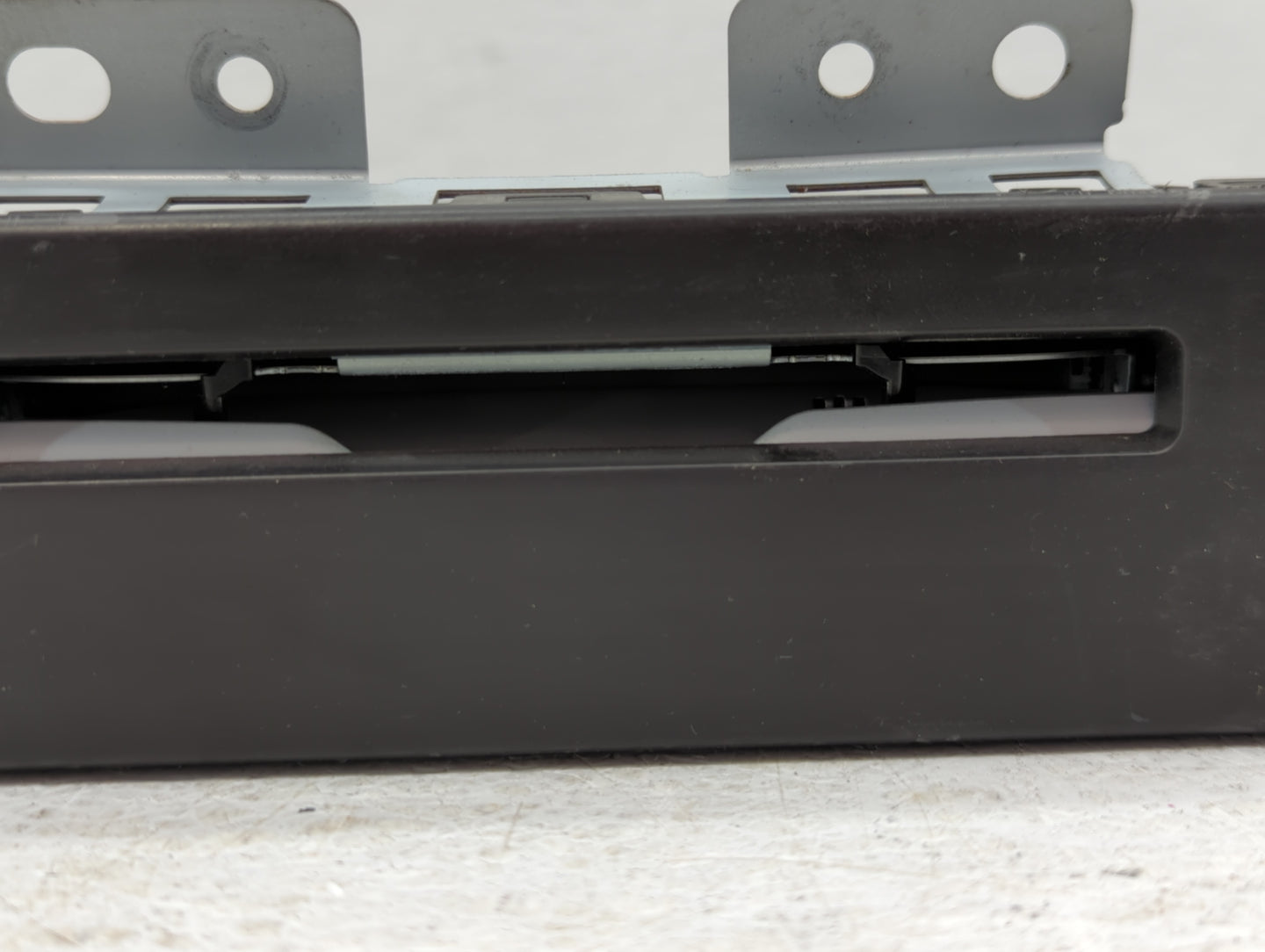 Gmc Yukon Xl Am Fm Cd Player Radio Receiver - Oemusedautoparts1.com