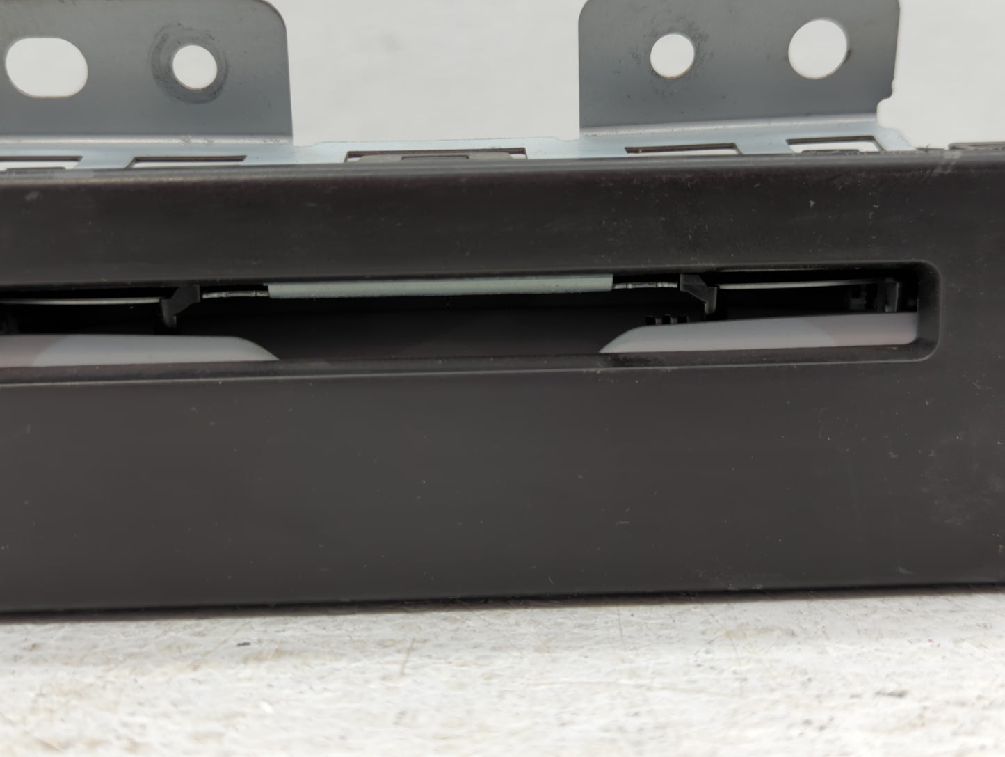 Gmc Yukon Xl Am Fm Cd Player Radio Receiver - Oemusedautoparts1.com