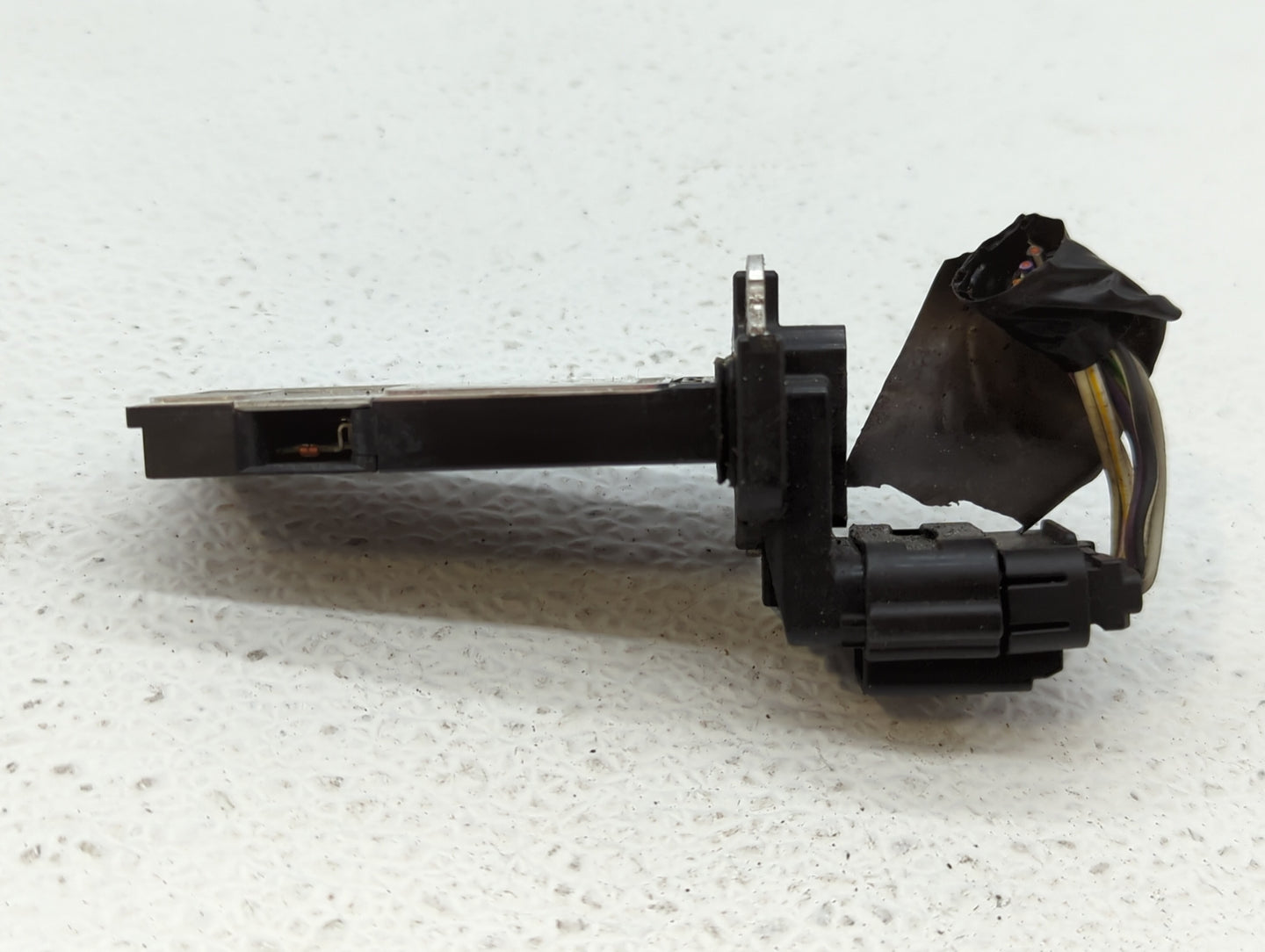 Gmc Yukon Xl Mass Air Flow Meter Maf - Oemusedautoparts1.com