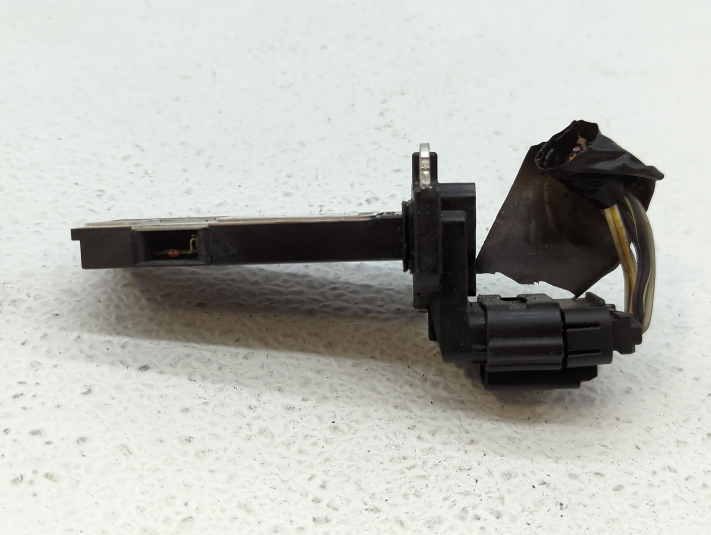 Gmc Yukon Xl Mass Air Flow Meter Maf - Oemusedautoparts1.com