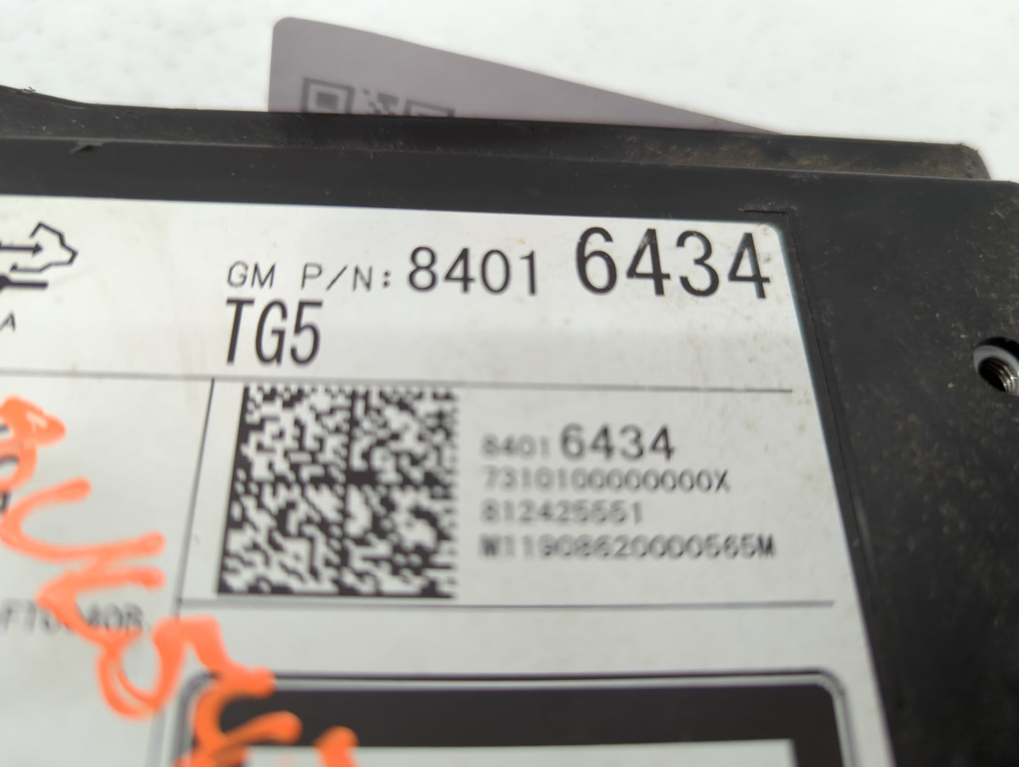 2017 Gmc Yukon Xl Radio AM FM Cd Player Receiver Replacement P/N:84016434 Fits Fits 2018 2019 2020 OEM Used Auto Parts - Oem