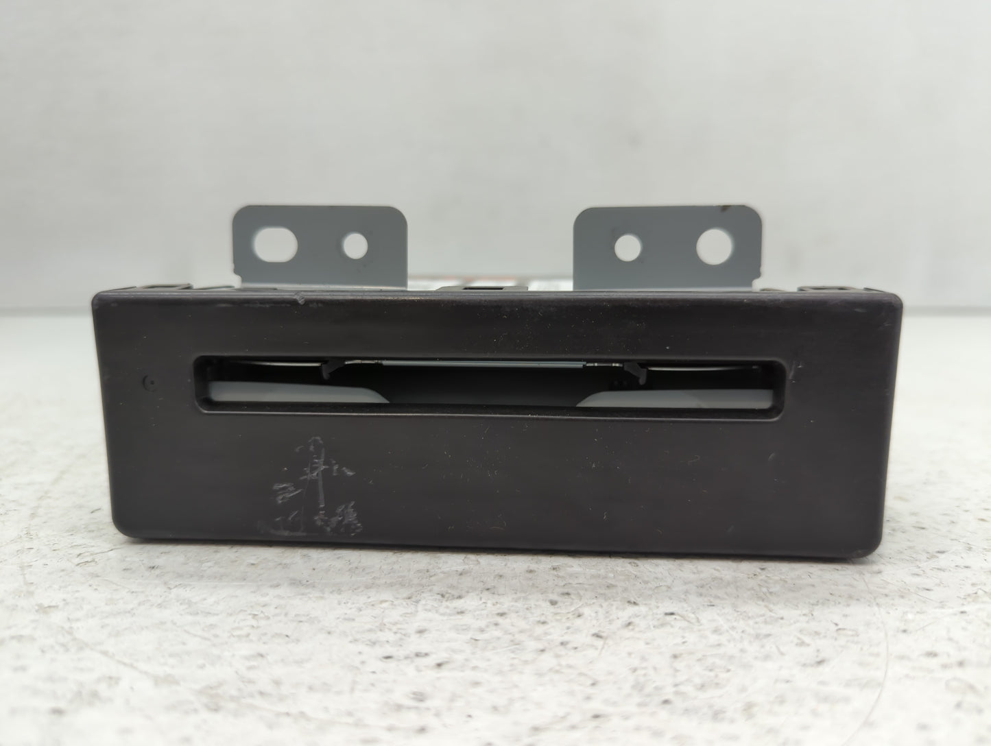2017 Gmc Yukon Xl Radio AM FM Cd Player Receiver Replacement P/N:84016434 Fits Fits 2018 2019 2020 OEM Used Auto Parts - Oem