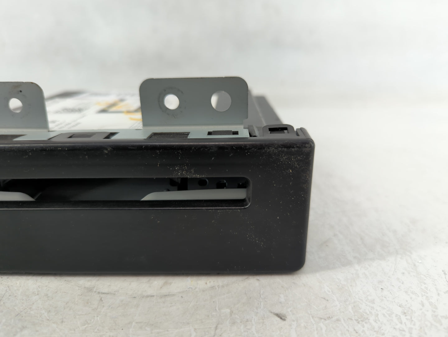 Gmc Yukon Xl Am Fm Cd Player Radio Receiver - Oemusedautoparts1.com