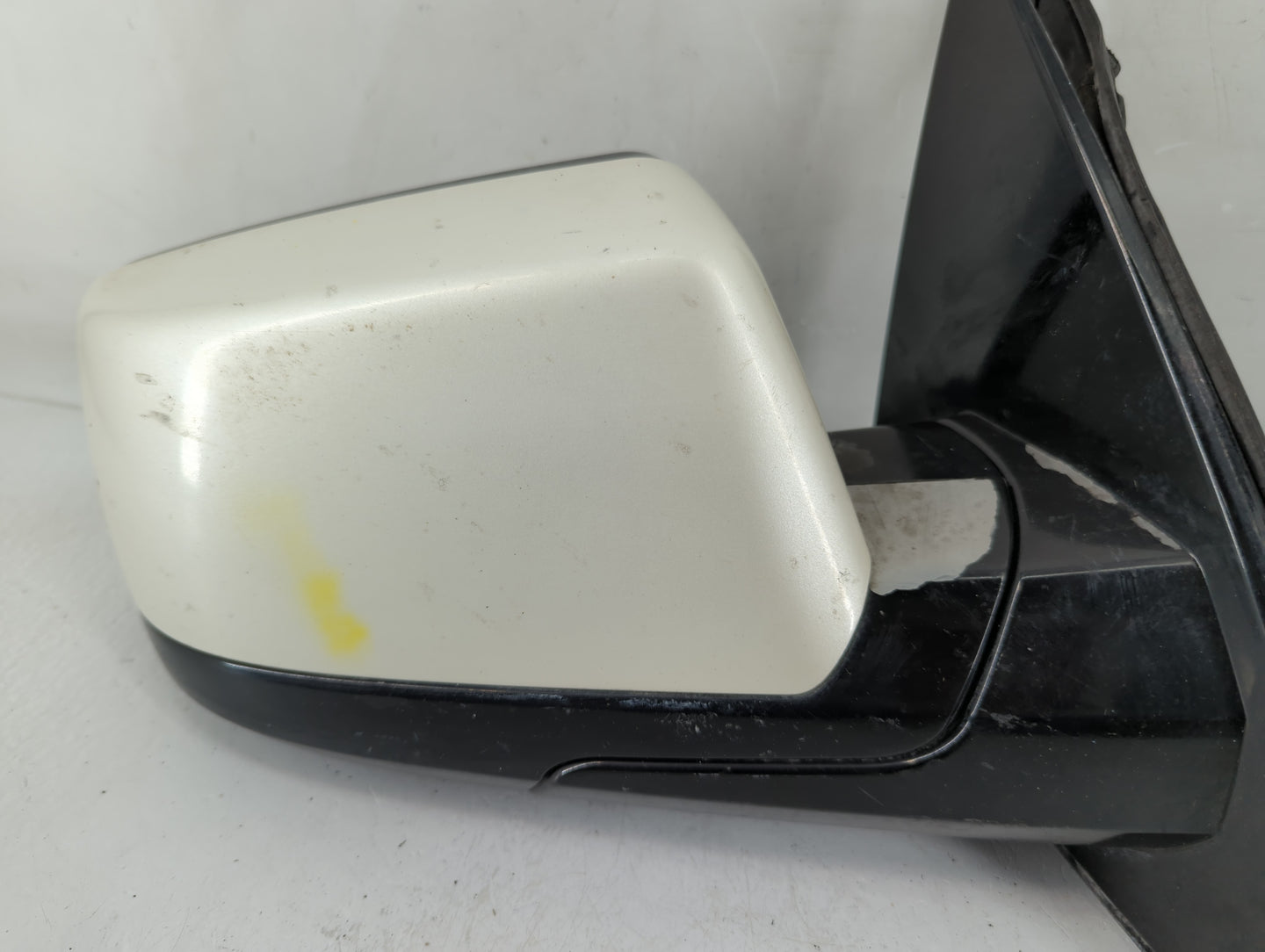 2017 Gmc Yukon Xl 1500 Passenger Side View Mirror - Right Door Mirror OEM Used - Oemusedautoparts1.com