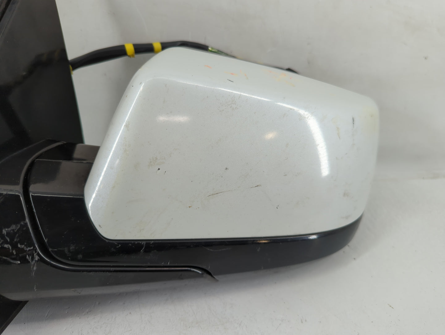 2017 Gmc Yukon Xl 1500 Passenger Side View Mirror - Right Door Mirror OEM Used - Oemusedautoparts1.com