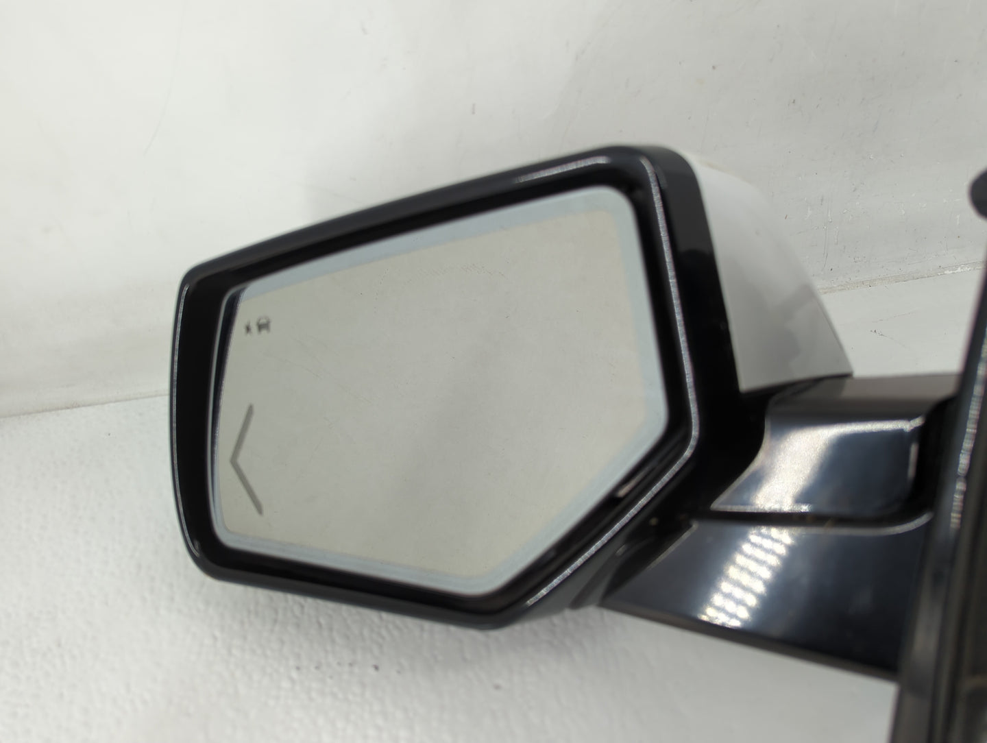 2017 Gmc Yukon Xl 1500 Passenger Side View Mirror - Right Door Mirror OEM Used - Oemusedautoparts1.com