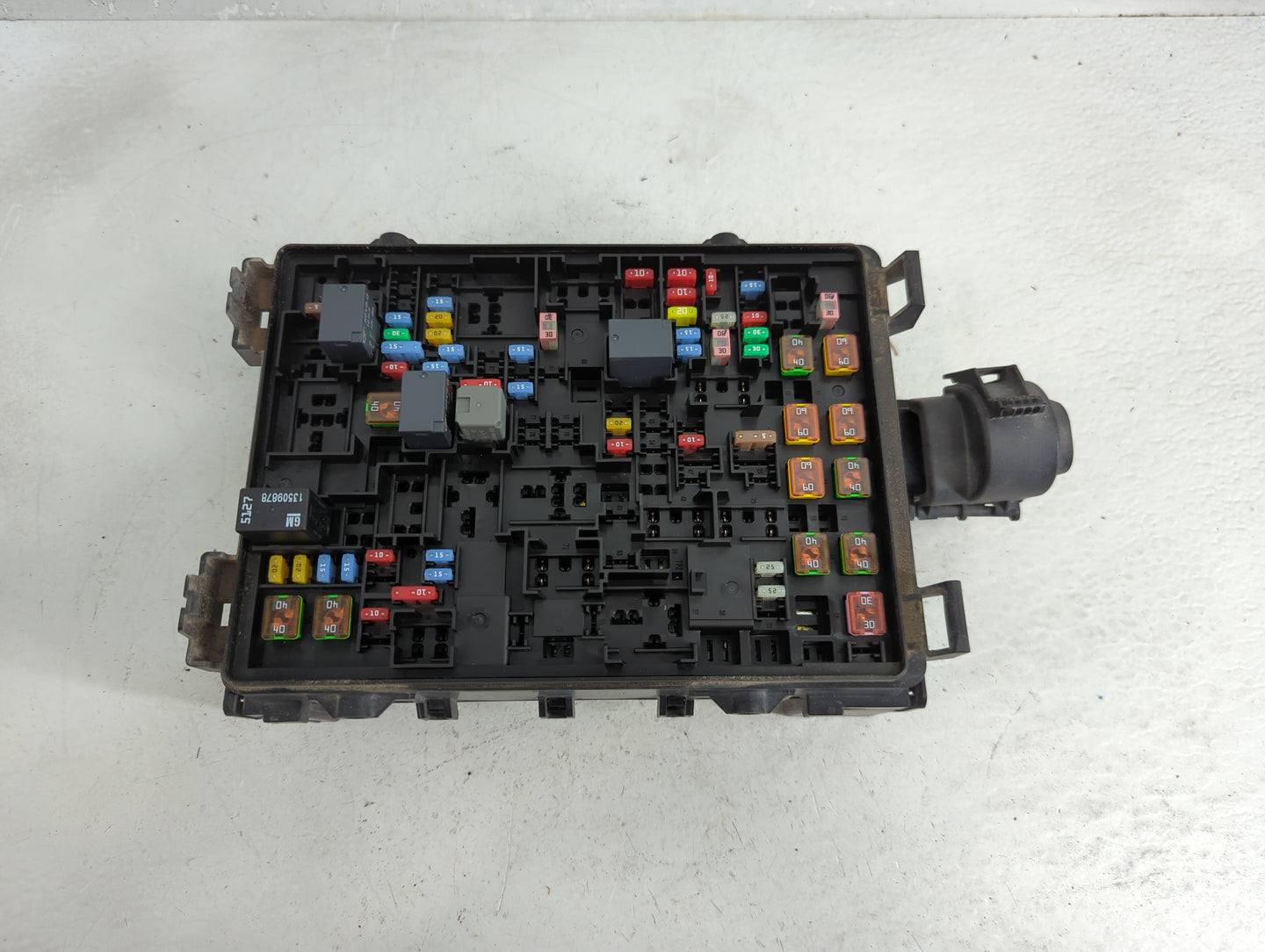 2017 Gmc Yukon Xl 1500 Fusebox Fuse Box Panel Relay Module P/N:23227061 Fits Fits 2015 2016 2018 2019 2020 OEM Used Auto Par