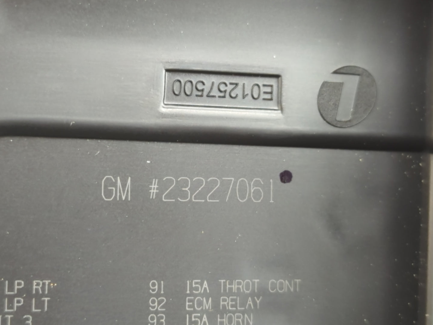 2017 Gmc Yukon Xl 1500 Fusebox Fuse Box Panel Relay Module P/N:23227061 Fits Fits 2015 2016 2018 2019 2020 OEM Used Auto Par