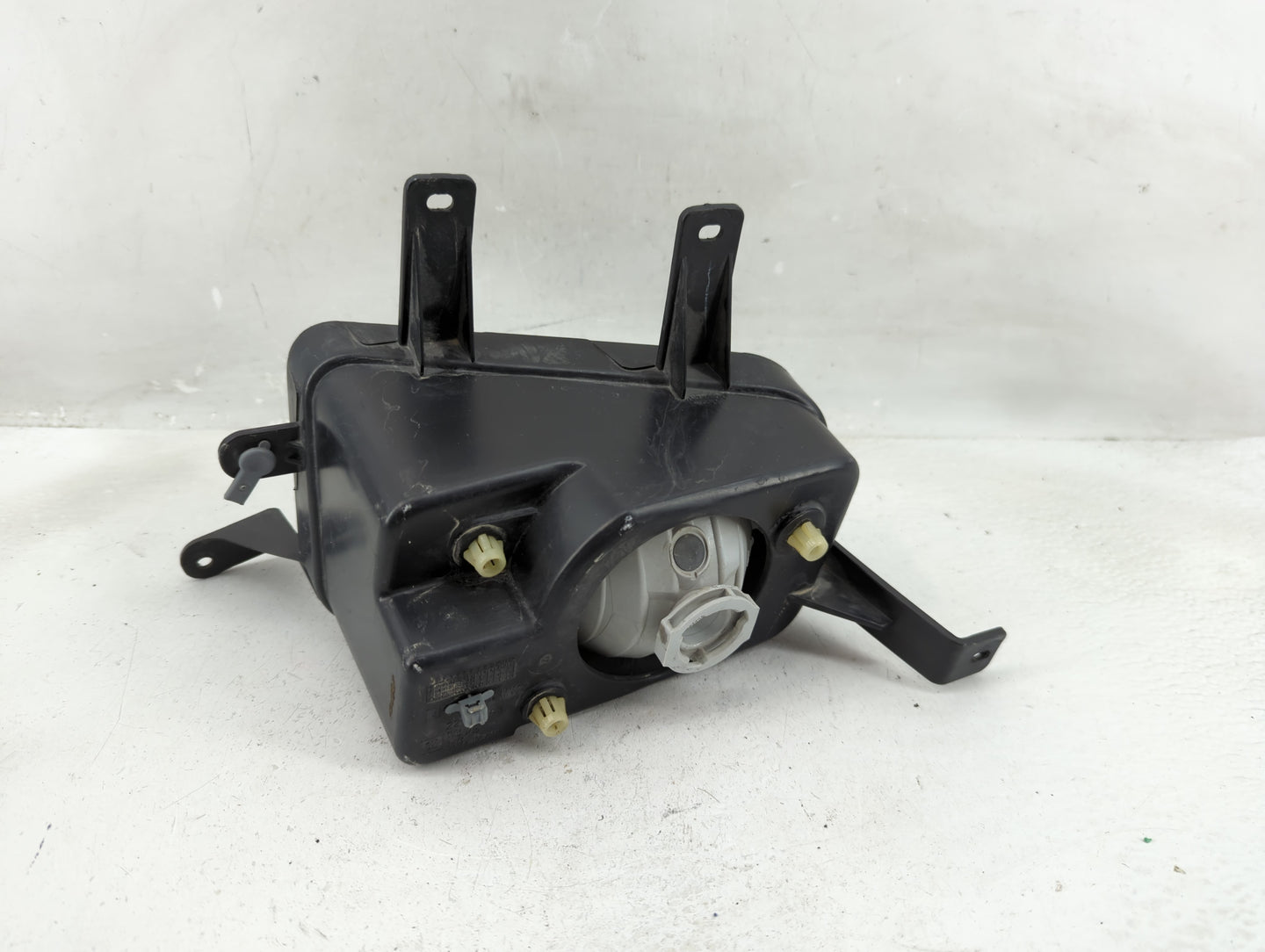 Gmc Yukon Xl 1500 Passenger Right Oem Front Light Lamp - Oemusedautoparts1.com