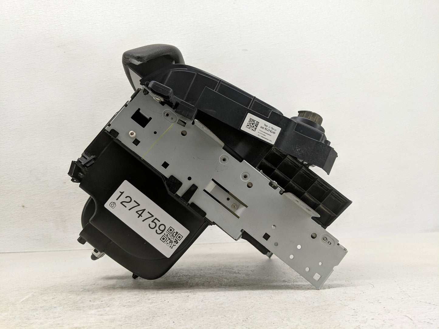 Gmc Yukon Xl 1500 Radio Control Panel - Oemusedautoparts1.com