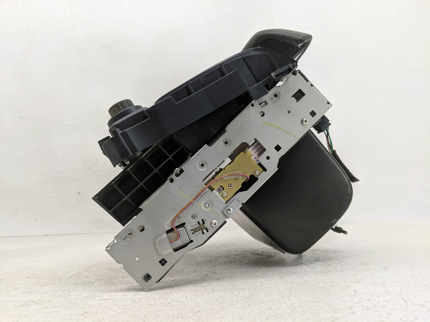 Gmc Yukon Xl 1500 Radio Control Panel - Oemusedautoparts1.com